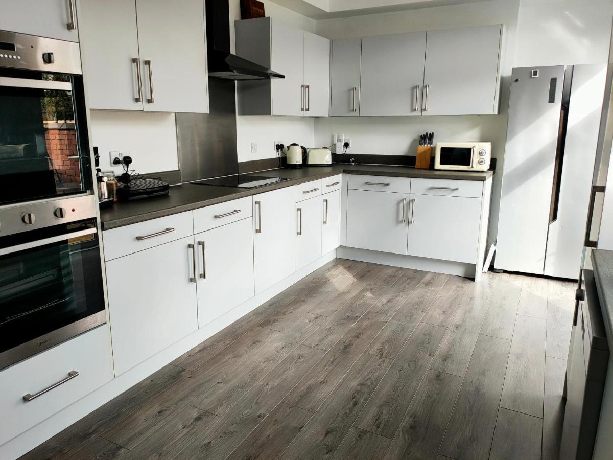 Wentworth Road Accomodation Doncaster Buitenkant foto